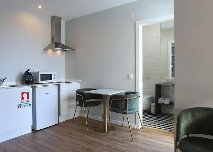 Casa Vela Boutique House & 4* Cascaes