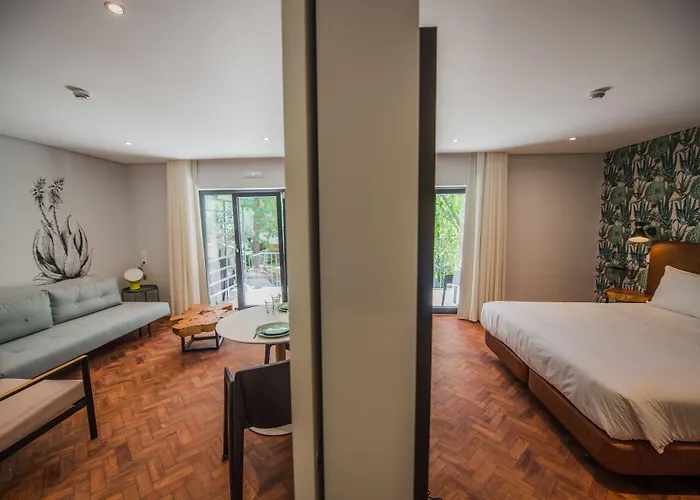 Casa Vela Boutique House & 4* Cascaes