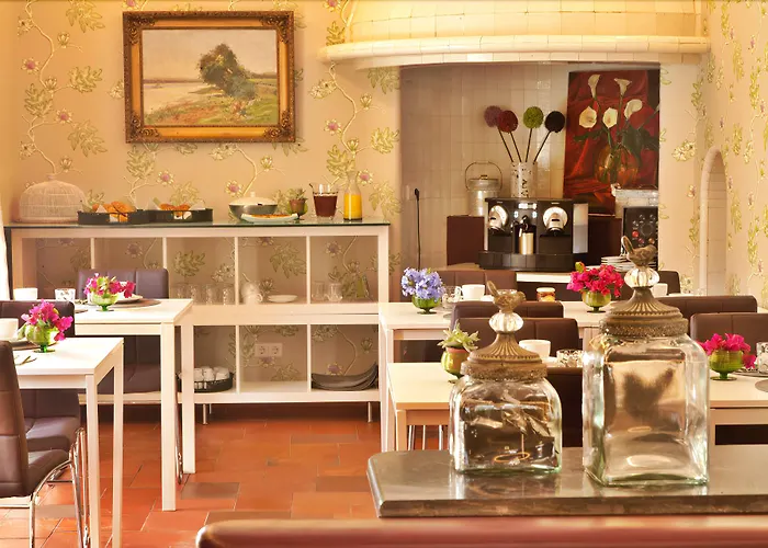 Casa Vela Boutique House & 4* Cascaes